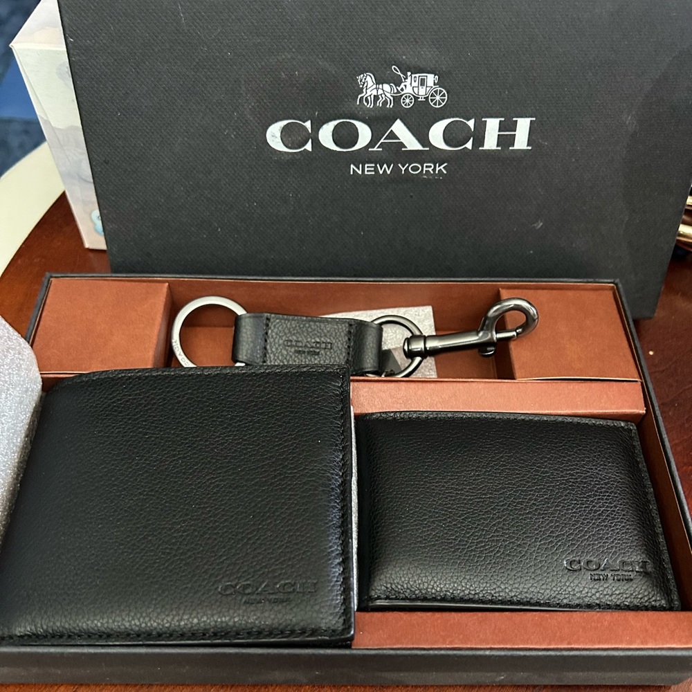 COACH boxed 3 in 1 leather gift set.